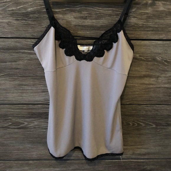 3 for 15 ๐ Costa Blanca lace trim tank - Picture 1 of 3